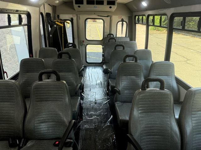 2016 Ford E450 Wheelchair Shuttle Bus w/Lift 38k Miles For Adults Churches Seniors & Handicapped Transport - 22470848 - 5