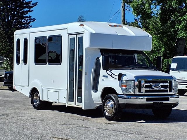 2016 Ford Econoline Commercial Cutaway 10 +2 Passenger Shuttle Bus w/Wheelchair - 23000946 - 0