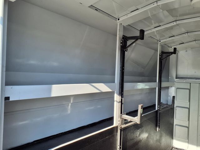 2016 Ford Econoline Commercial Cutaway 10' High Roof KUV - 23085084 - 18