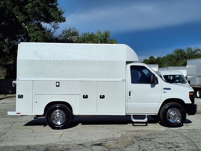 2016 Ford Econoline Commercial Cutaway 10' High Roof KUV - 23085084 - 1