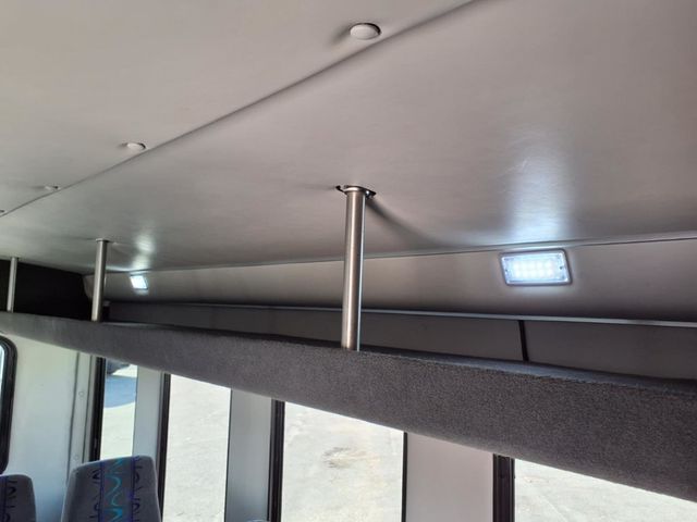 2016 Ford Econoline Commercial Cutaway 10 Passenger Shuttle Bus - 22986515 - 21