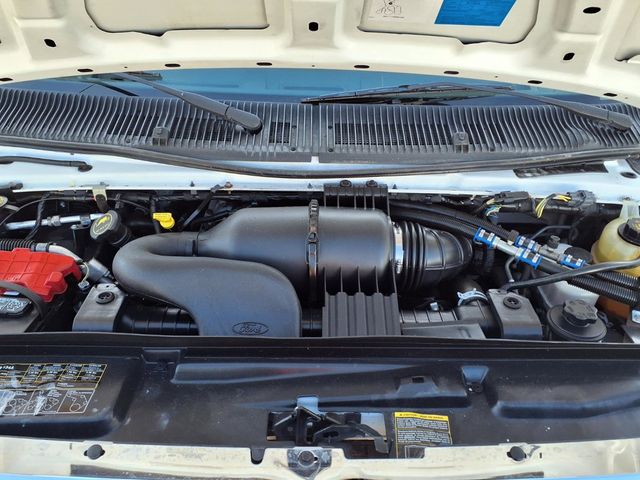 2016 Ford Econoline Commercial Cutaway 10 Passenger Shuttle Bus - 22986515 - 24