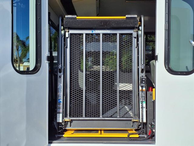 2016 Ford Econoline Commercial Cutaway 11 Passenger Shuttle Bus w/Wheelchair - 22928307 - 11