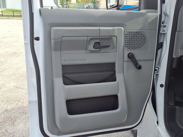 2016 Ford Econoline Commercial Cutaway 11 Passenger Shuttle Bus w/Wheelchair - 23058093 - 27