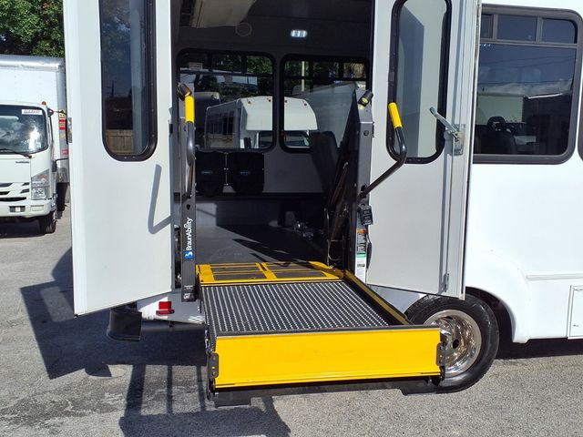 2016 Ford Econoline Commercial Cutaway 11 Passenger w/Wheelchair - 23038798 - 11
