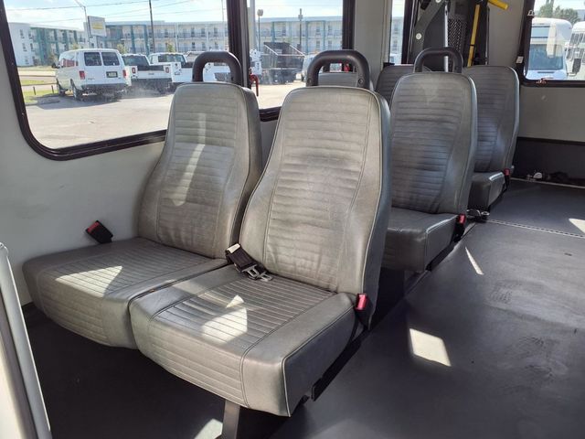 2016 Ford Econoline Commercial Cutaway 11 Passenger w/Wheelchair - 23038798 - 16