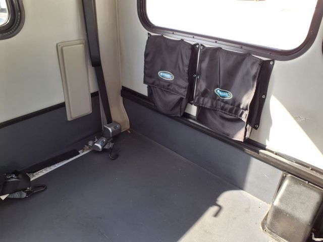 2016 Ford Econoline Commercial Cutaway 11 Passenger w/Wheelchair - 23038798 - 18