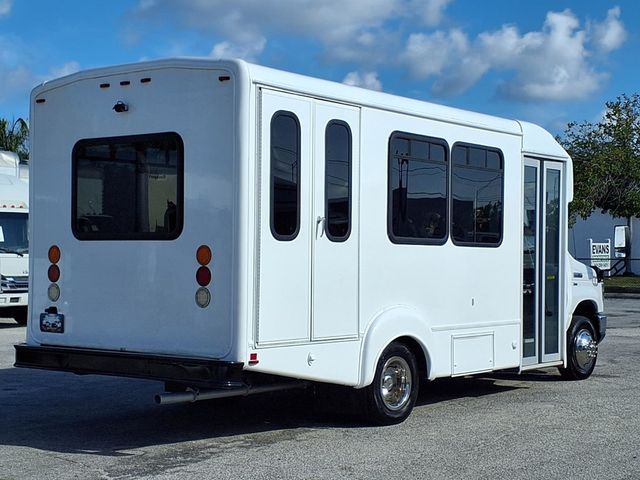 2016 Ford Econoline Commercial Cutaway 11 Passenger w/Wheelchair - 23038798 - 2