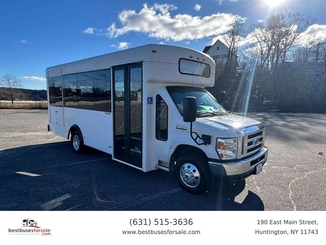 2016 Ford Econoline Commercial Cutaway 12 Passenger Non CDL Wheelchair Shuttle - 22703553 - 0