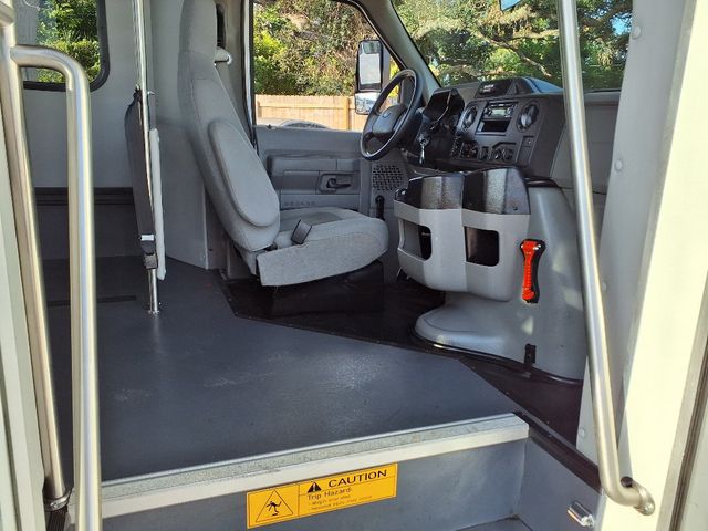 2016 Ford Econoline Commercial Cutaway 13 Passenger Shuttle Bus w/Wheelchair - 22935500 - 16