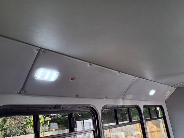 2016 Ford Econoline Commercial Cutaway 13 Passenger Shuttle Bus w/Wheelchair - 22935500 - 26