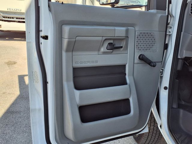 2016 Ford Econoline Commercial Cutaway 13 Passenger Shuttle Bus w/Wheelchair - 23030702 - 27