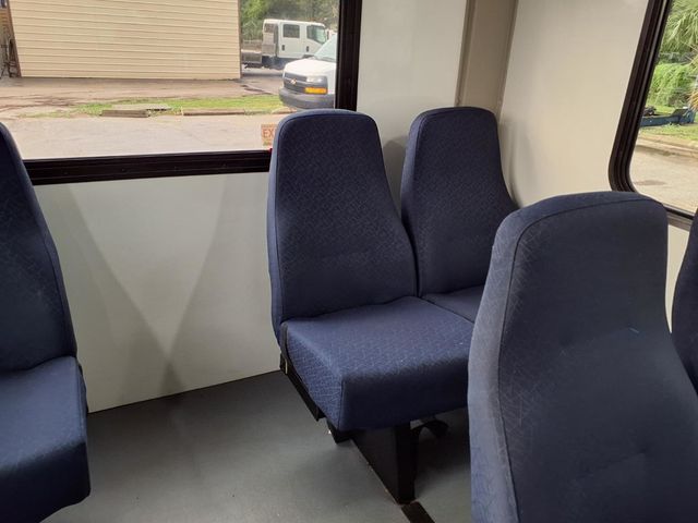 2016 Ford Econoline Commercial Cutaway 15 Passenger Shuttle Bus - 23091472 - 12