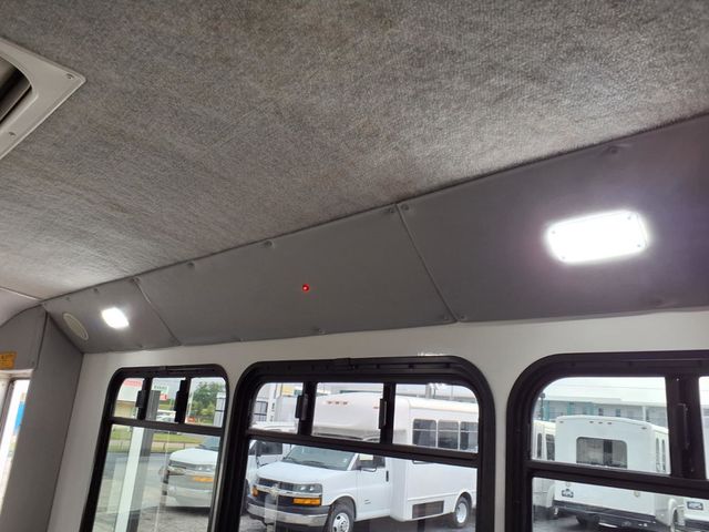 2016 Ford Econoline Commercial Cutaway 15 Passenger Shuttle Bus - 23091472 - 16