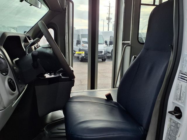 2016 Ford Econoline Commercial Cutaway 15 Passenger Shuttle Bus - 23091472 - 21