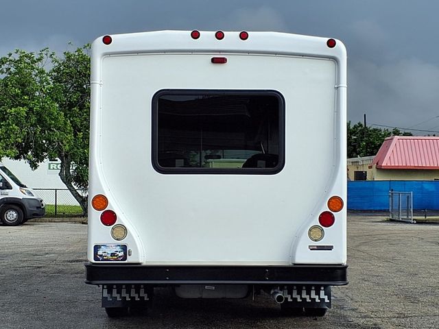 2016 Ford Econoline Commercial Cutaway 15 Passenger Shuttle Bus - 23091472 - 3