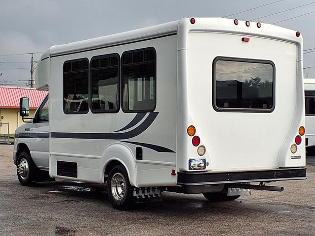 2016 Ford Econoline Commercial Cutaway 15 Passenger Shuttle Bus - 23091472 - 4