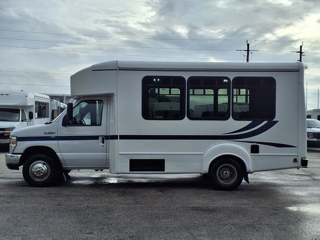 2016 Ford Econoline Commercial Cutaway 15 Passenger Shuttle Bus - 23091472 - 5