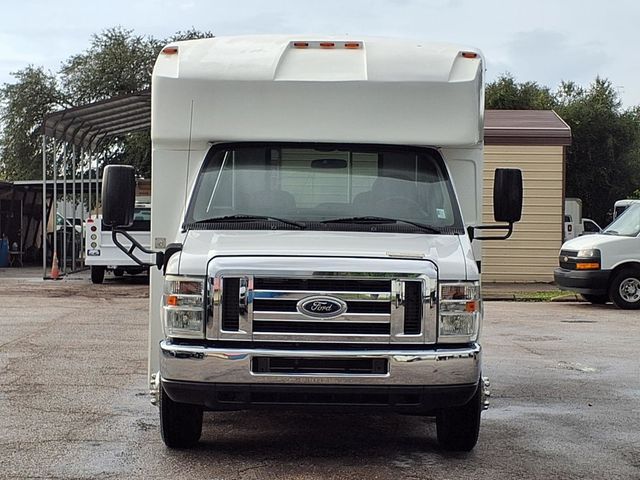 2016 Ford Econoline Commercial Cutaway 15 Passenger Shuttle Bus - 23091472 - 7