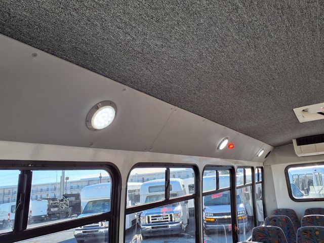 2016 Ford Econoline Commercial Cutaway 25 Passenger Shuttle Bus - 22999356 - 17