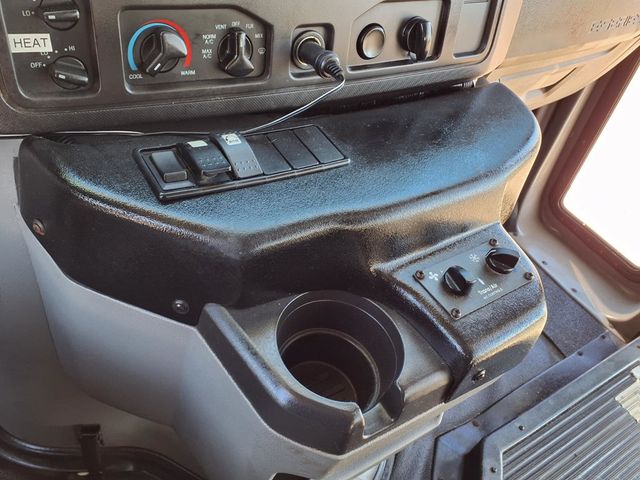 2016 Ford Econoline Commercial Cutaway 25 Passenger Shuttle Bus - 22999356 - 22