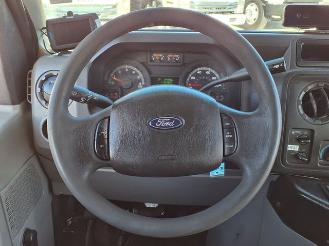 2016 Ford Econoline Commercial Cutaway 25 Passenger Shuttle Bus - 22999356 - 29