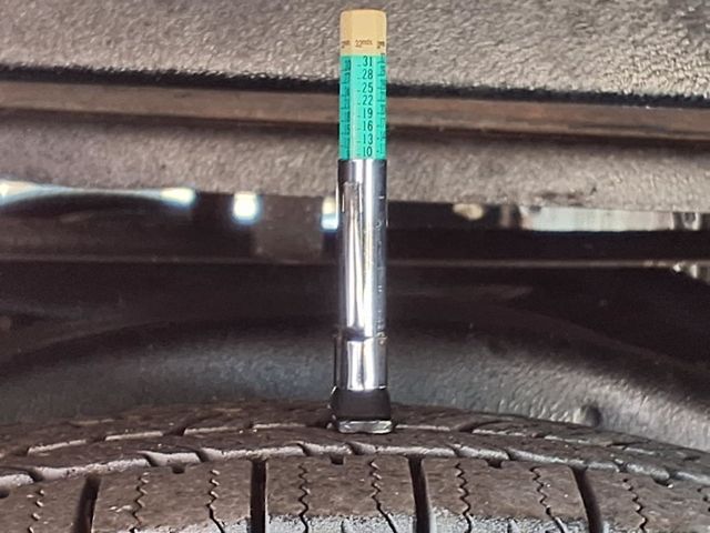 2016 Ford Econoline Commercial Cutaway 25 Passenger Shuttle Bus - 22999356 - 37