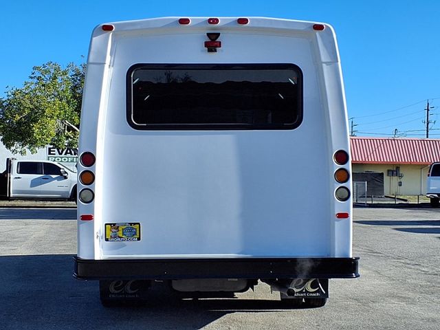 2016 Ford Econoline Commercial Cutaway 25 Passenger Shuttle Bus - 22999356 - 4