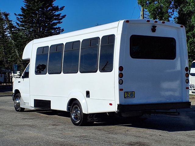 2016 Ford Econoline Commercial Cutaway 25 Passenger Shuttle Bus - 22999356 - 5