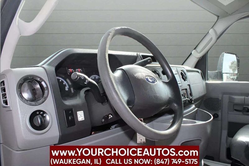 2016 Ford Econoline Commercial Cutaway E 350 SD 2dr 176 in. WB DRW Cutaway Chassis - 22914812 - 19