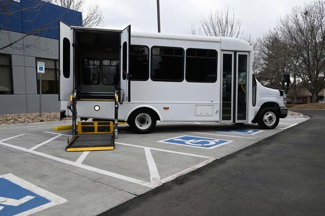 2016 Ford Econoline Commercial Cutaway E-350 SD Mobility Handicap Shuttle Bus - 22997335 - 19