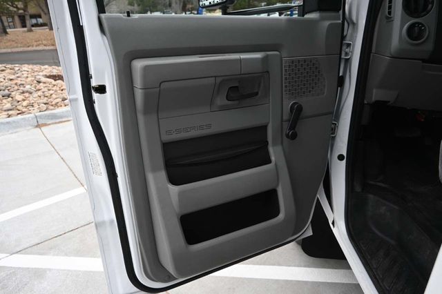 2016 Ford Econoline Commercial Cutaway E-350 SD Mobility Handicap Shuttle Bus - 22997335 - 33