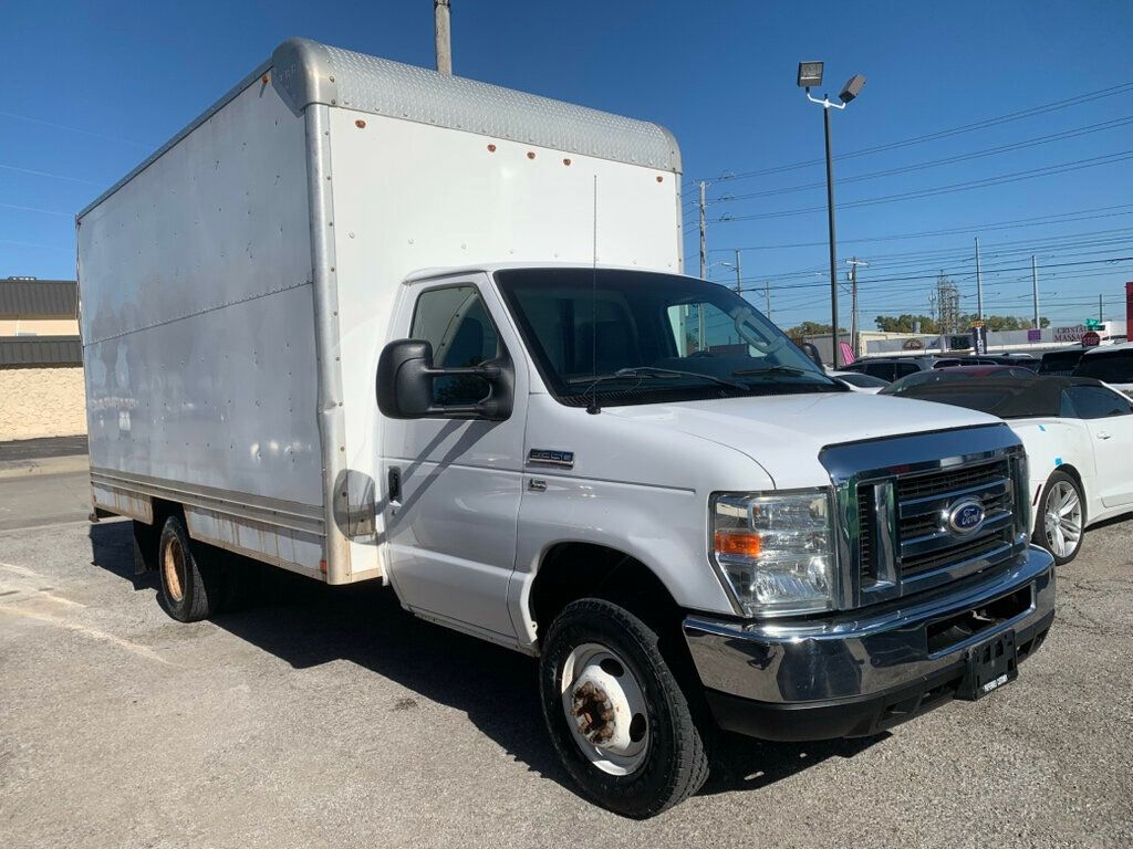 2016 Ford E-350 photo 3