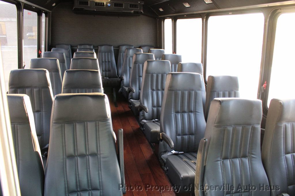 2016 FORD E-450 - Image 17