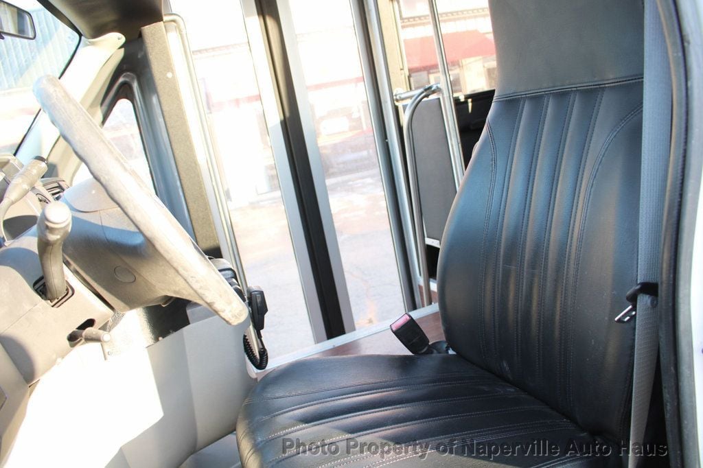 2016 FORD E-450 - Image 7