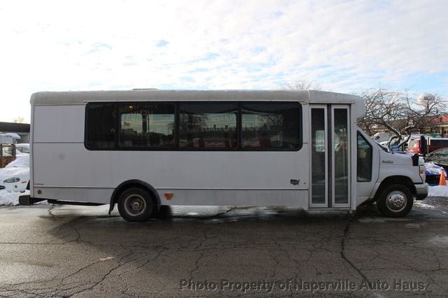 2016 Ford Econoline Commercial Cutaway E-450 Super Duty 158" DRW - 22956715 - 25