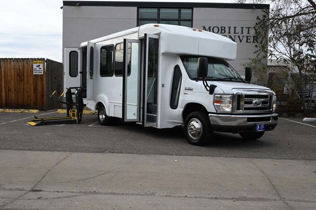 2016 Ford Econoline Commercial Cutaway SD 158 WB 10-Passenger Shuttle Mobility Handicap Bus - 22951134 - 1