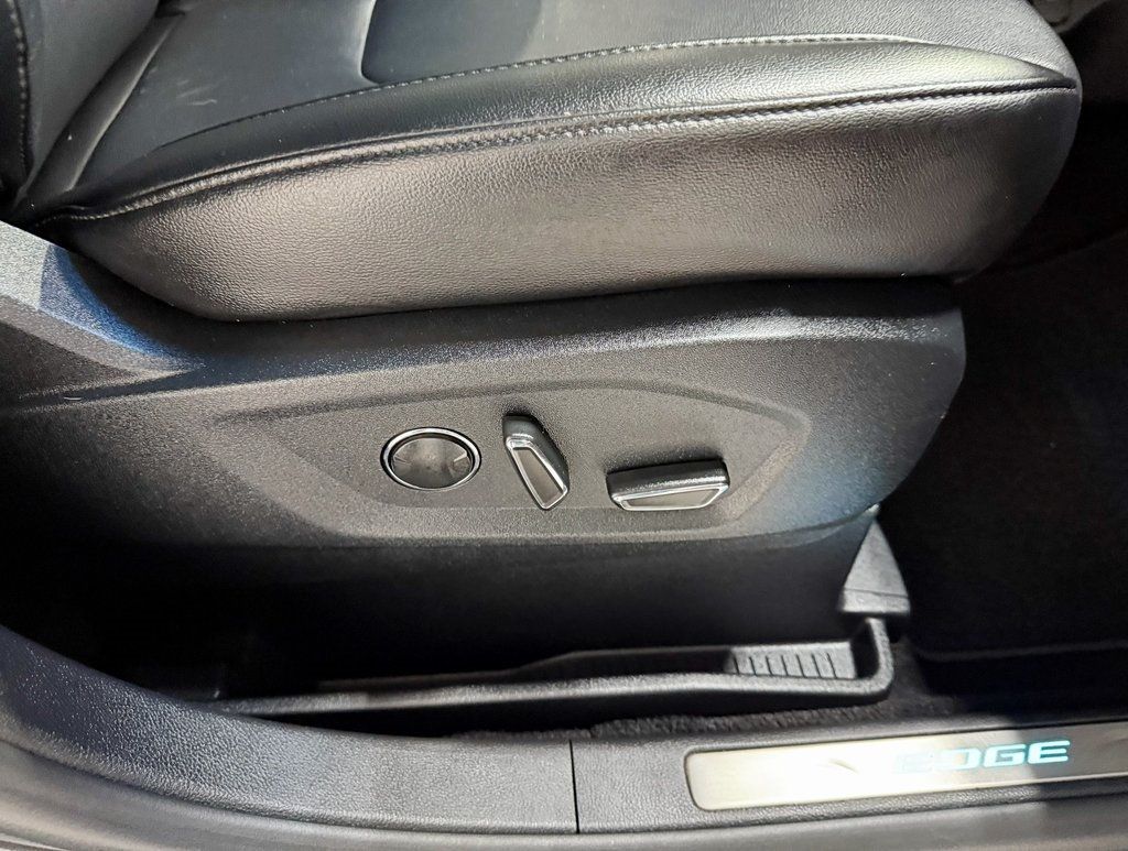 2016 Ford Edge 4dr Titanium AWD - 22934251 - 31