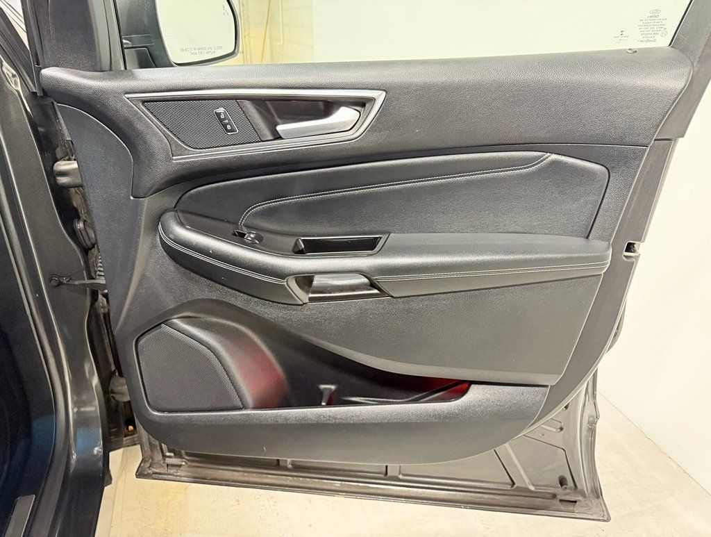 2016 Ford Edge 4dr Titanium AWD - 22934251 - 32