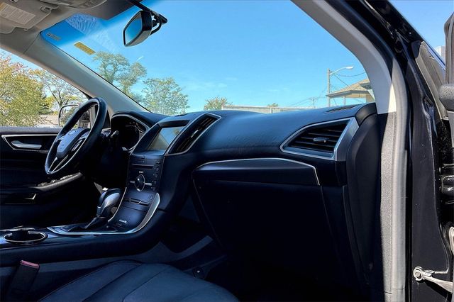 2016 Ford Edge 4dr Titanium AWD - 22932406 - 11