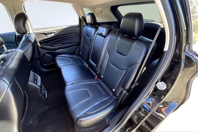 2016 Ford Edge 4dr Titanium AWD - 22932406 - 16