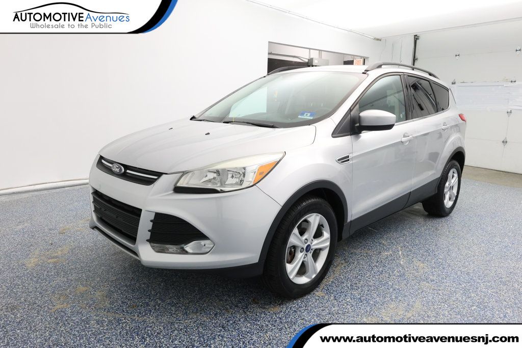 2016 Ford Escape 4WD 4dr SE w/ Equipment 201A, Upgraded Engine & Cold Weather Pkg - 22937896 | Video 1