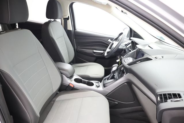 2016 Ford Escape 4WD 4dr SE w/ Equipment 201A, Upgraded Engine & Cold Weather Pkg - 22937896 - 19