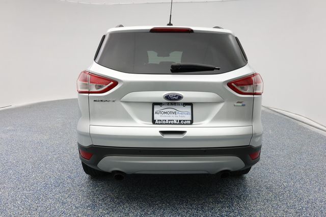 2016 Ford Escape 4WD 4dr SE w/ Equipment 201A, Upgraded Engine & Cold Weather Pkg - 22937896 - 3
