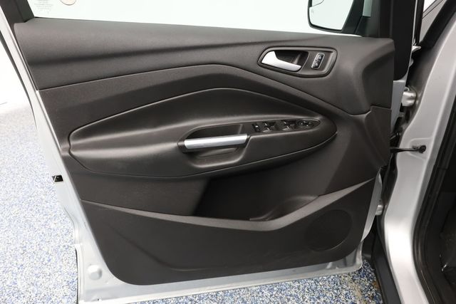 2016 Ford Escape 4WD 4dr SE w/ Equipment 201A, Upgraded Engine & Cold Weather Pkg - 22937896 - 6