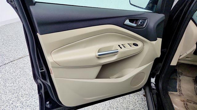 2016 Ford Escape 4WD 4dr Titanium w/ Upgraded Engine, Pano Vista Roof, Navigation - 22986813 - 10