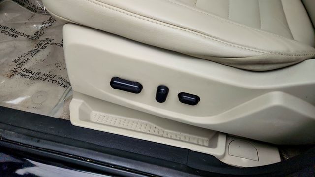 2016 Ford Escape 4WD 4dr Titanium w/ Upgraded Engine, Pano Vista Roof, Navigation - 22986813 - 11