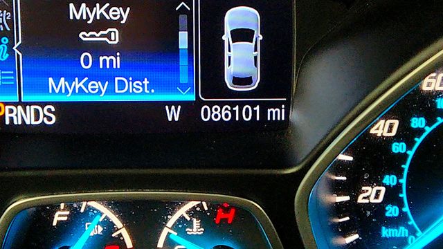 2016 Ford Escape 4WD 4dr Titanium w/ Upgraded Engine, Pano Vista Roof, Navigation - 22986813 - 15