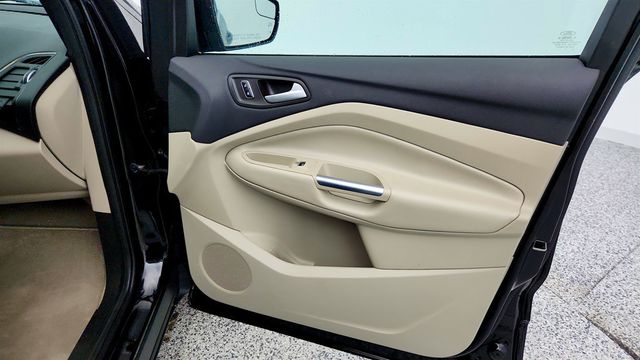 2016 Ford Escape 4WD 4dr Titanium w/ Upgraded Engine, Pano Vista Roof, Navigation - 22986813 - 25