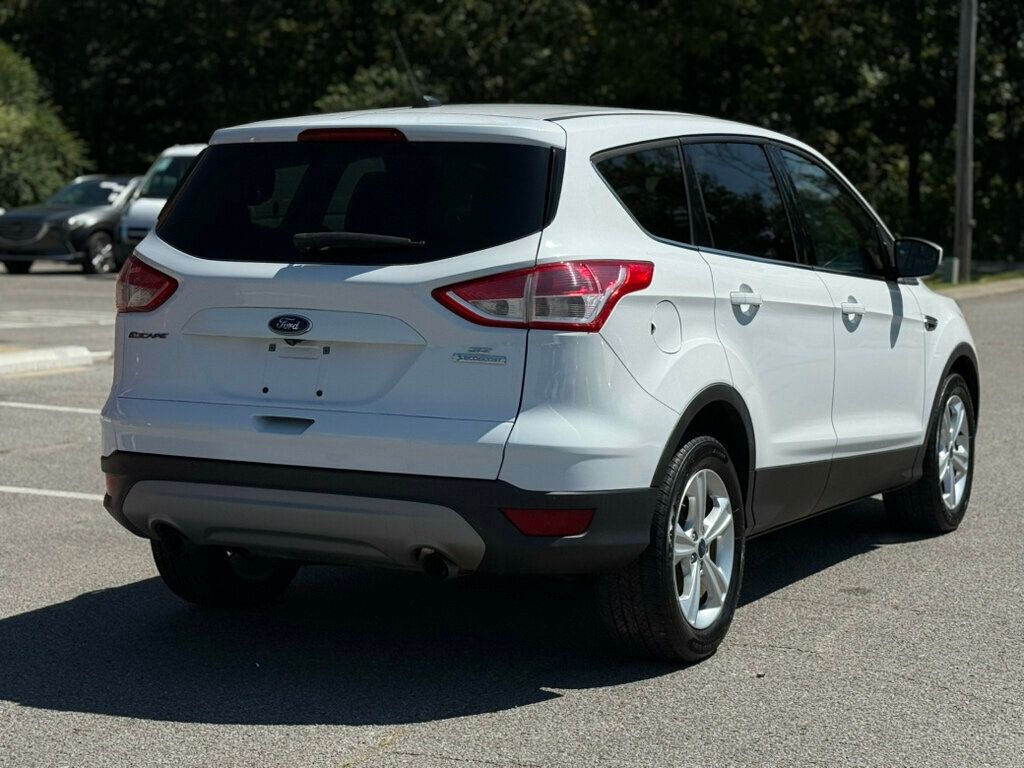 2016 Ford Escape SE photo 2